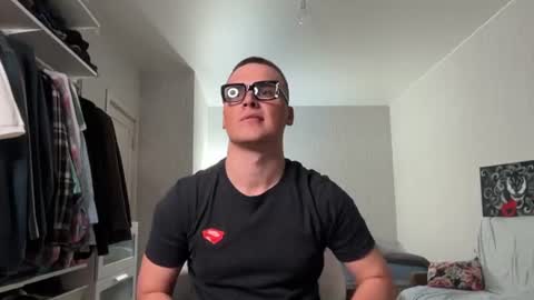 Snapshot of xx_raul_xx_ chatting on August 2026 09:50:01 PM raul online show from August 2026 09:50:01 PM