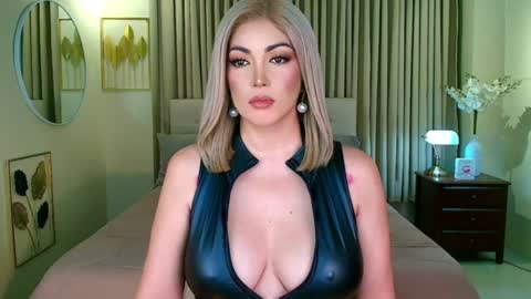 Snapshot of xxbedroombeautyxx chatting on August 2026 12:46:01 AM MISS NATALIA online show from August 2026 12:46:01 AM