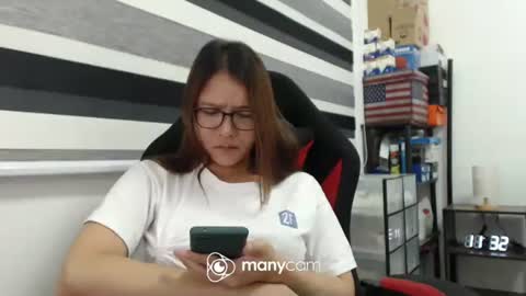Snapshot of xxmonsterbigcockxx chatting on January 2025 03:29:01 PM Kaycee online show from January 2025 03:29:01 PM