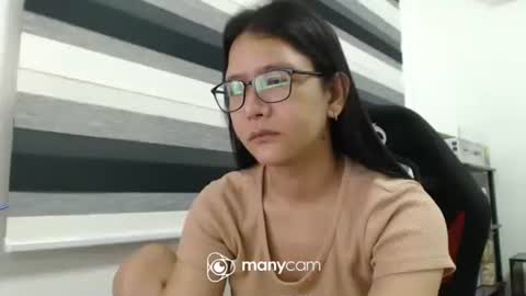 Snapshot of xxmonsterbigcockxx chatting on October 2025 03:54:02 PM Kaycee online show from October 2025 03:54:02 PM