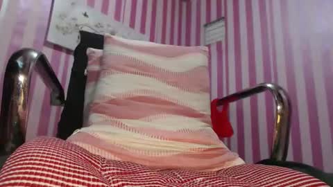 Snapshot of xxrowenatastycockforyouxx chatting on October 2025 04:37:01 AM xxrowenatastycockforyouxx online show from October 2025 04:37:01 AM