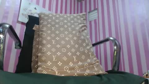 Snapshot of xxrowenatastycockforyouxx chatting on November 2025 02:45:01 AM xxrowenatastycockforyouxx online show from November 2025 02:45:01 AM