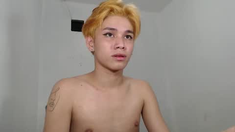 Snapshot of xxsebastian18 chatting on December 2024 01:39:01 PM seb online show from December 2024 01:39:01 PM