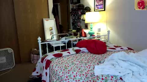 Strawberry Jane online show from May 2026 03:26:01 AM