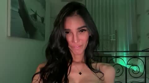 Snapshot of xxwildmaexx chatting on April 2026 01:08:01 AM Mia and shawn online show from April 2026 01:08:01 AM