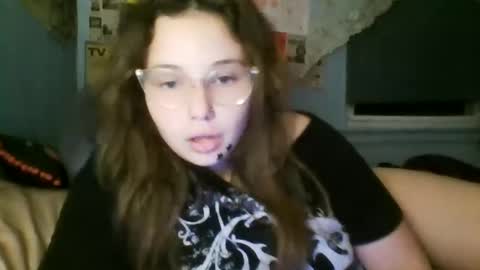 Snapshot of xxxangelcakes chatting on October 2025 04:02:01 AM xxxangelcakes online show from October 2025 04:02:01 AM