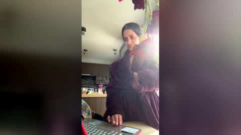 Snapshot of xxxbellalola chatting on April 2026 01:00:02 PM Lola online show from April 2026 01:00:02 PM