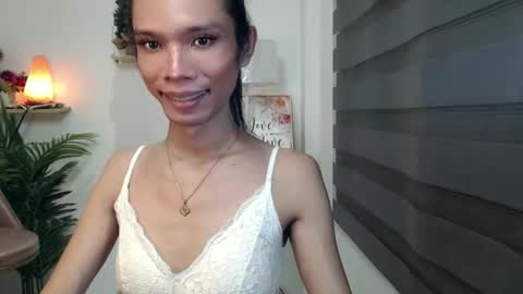 Snapshot of xxxfuckgirlyumsxxx chatting on November 2025 02:43:02 AM Your Princess Yums online show from November 2025 02:43:02 AM