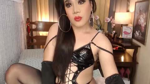 Snapshot of xxxmiss_cathyxxx chatting on February 2026 09:14:02 AM QUEENCY online show from February 2026 09:14:02 AM