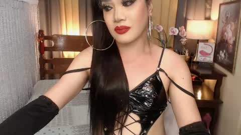 Snapshot of xxxmiss_cathyxxx chatting on April 2026 06:46:01 AM QUEENCY online show from April 2026 06:46:01 AM