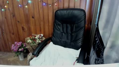 Snapshot of xxxnewlywedsxxx chatting on February 2025 06:28:01 AM Lana online show from February 2025 06:28:01 AM