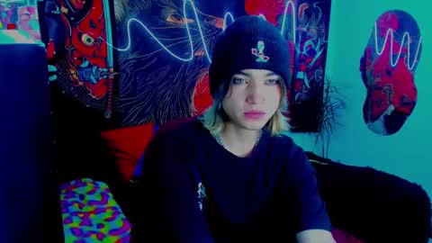 xzerox_ online show from October 2025 04:31:02 AM