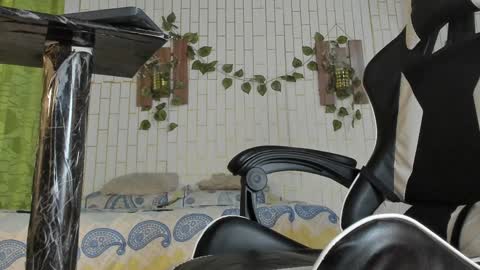 yacksson_lawrence online show from February 2025 03:31:01 AM