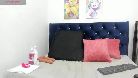 yaiza_sexylovee online show from October 2025 12:24:02 AM