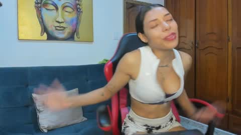 Snapshot of yake_elizabeth chatting on April 2026 07:14:01 PM yake elizabeth online show from April 2026 07:14:01 PM