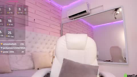 Yakeline online show from February 2025 08:42:02 PM