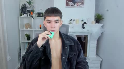 yamitwink online show from October 2025 08:10:01 PM