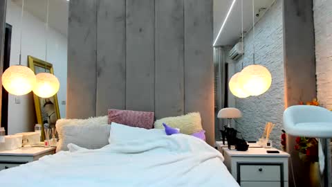 Yana  online show from February 2025 07:35:01 AM