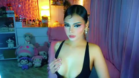YANG AUDREY LONE online show from July 2026 09:28:02 PM