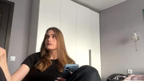 Kate online show from April 2026 01:00:02 PM