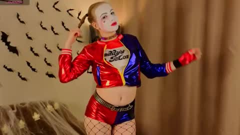 Kate online show from November 2025 02:08:02 PM