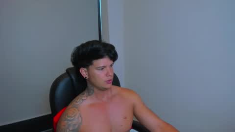 Snapshot of yanka_max1 chatting on November 2025 12:19:02 PM new here online show from November 2025 12:19:02 PM