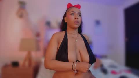 Snapshot of yarirose chatting on July 2026 03:45:02 PM Yary online show from July 2026 03:45:02 PM