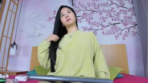 Snapshot of yasminn_scott chatting on January 2025 12:53:01 PM Yasminn Scott online show from January 2025 12:53:01 PM