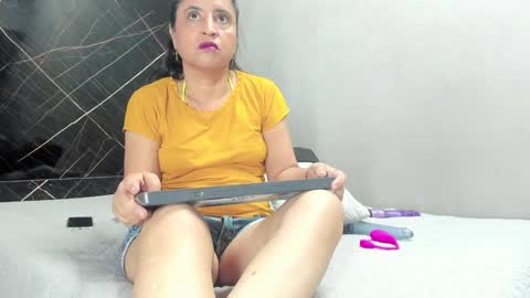 Snapshot of yaya____ chatting on January 2025 12:56:01 PM yaya____ online show from January 2025 12:56:01 PM