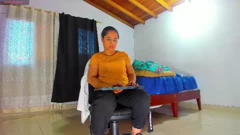 yaya____ online show from July 2026 10:28:02 PM