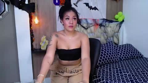 YAYA online show from October 2025 09:22:01 PM