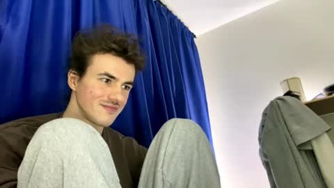 yayay333 online show from March 2026 07:26:01 PM