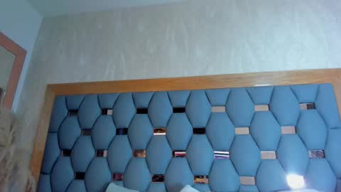 yayi derek  online show from September 2025 11:33:02 AM