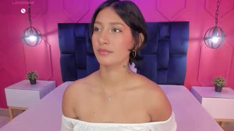 Snapshot of yazmin_rouse chatting on February 2026 12:01:02 PM Yazmin online show from February 2026 12:01:02 PM