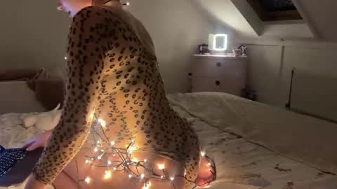 rina online show from October 2025 11:07:01 PM