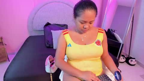 Snapshot of yeika_foxy chatting on June 2026 11:26:01 AM yeika_foxy online show from June 2026 11:26:01 AM