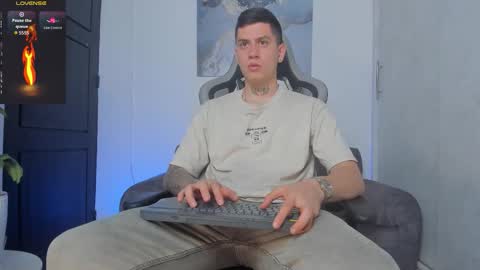 YEIKO ROMERO online show from October 2025 02:25:02 PM