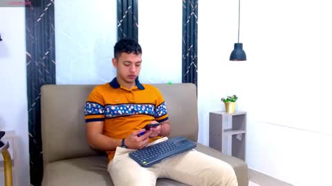 Snapshot of yeisonbrown chatting on November 2025 11:16:02 AM Yeison online show from November 2025 11:16:02 AM