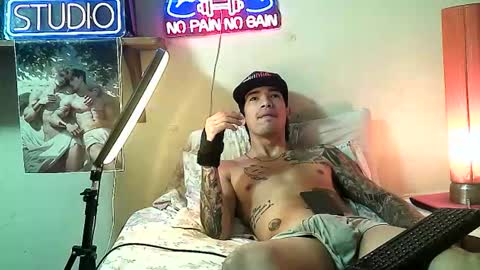 yeisoncastellanos1999 online show from February 2026 08:53:01 PM