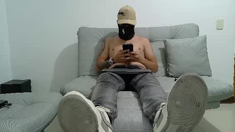 yeisongomezz online show from July 2026 12:06:02 AM