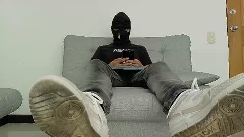 yeisongomezz online show from July 2026 04:33:01 PM