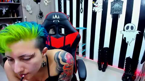 Snapshot of yelena_bondaje chatting on December 2024 09:33:01 PM Yelena online show from December 2024 09:33:01 PM