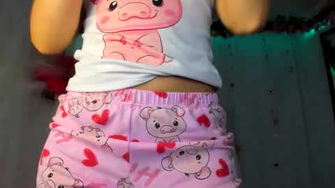 YELINA online show from November 2025 07:57:01 PM