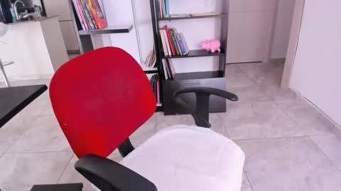 yenlo01 online show from September 2025 08:09:01 PM