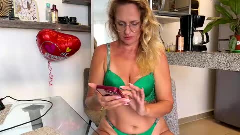 Zlata online show from March 2025 10:42:01 PM