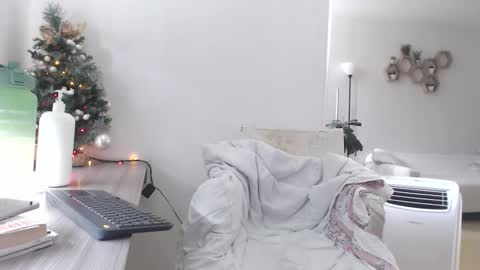 yesikacosta online show from January 2026 05:27:01 PM