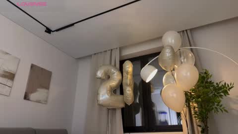 Snapshot of yessasha1 chatting on December 2025 04:46:02 PM Amy online show from December 2025 04:46:02 PM