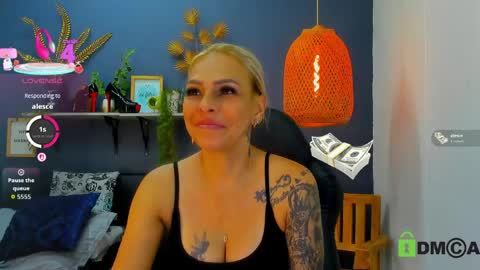 Snapshot of yessika_parker chatting on May 2026 08:43:02 AM yessika_parker online show from May 2026 08:43:02 AM