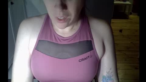 Kira online show from December 2025 02:03:01 PM