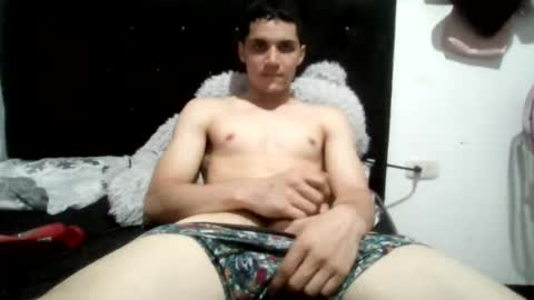 Snapshot of yhoangaga2025 chatting on June 2026 03:33:01 AM yhoangaga2025 online show from June 2026 03:33:01 AM